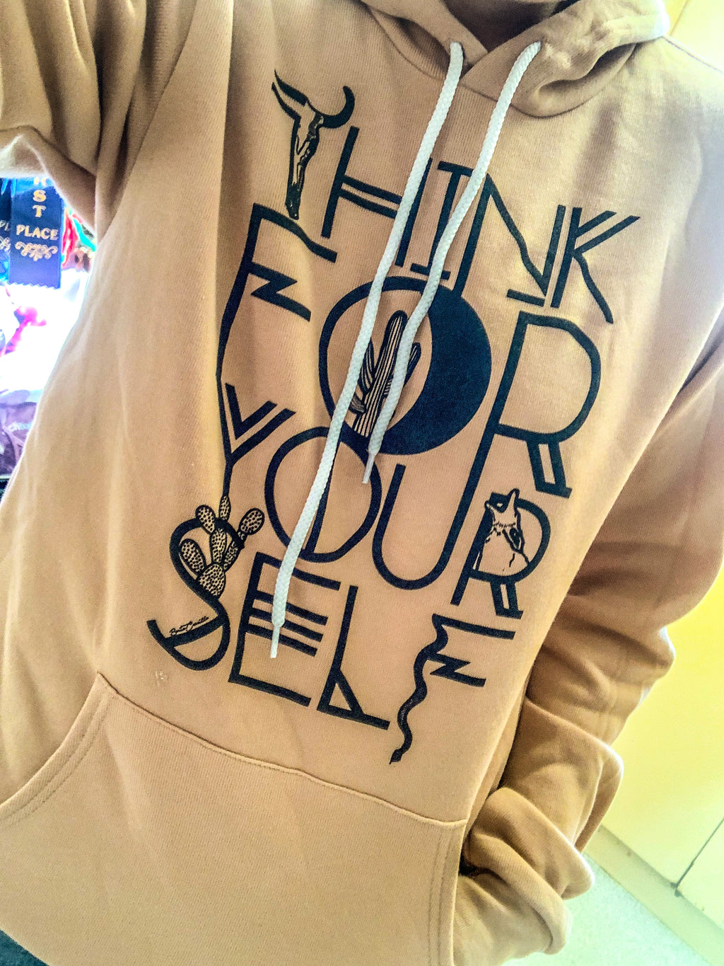 THINK 4 YOURSELF HOODIE ✌🏼